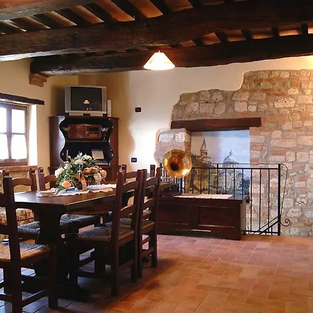 Agriturismo Casale Delle Lucrezie Todi Exterior photo